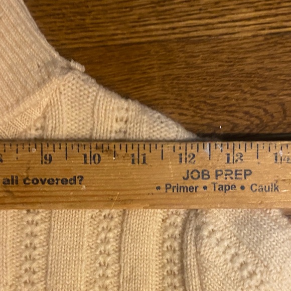 Chic Cream Turtleneck Sweater with Belt XS - Picture 9 of 11